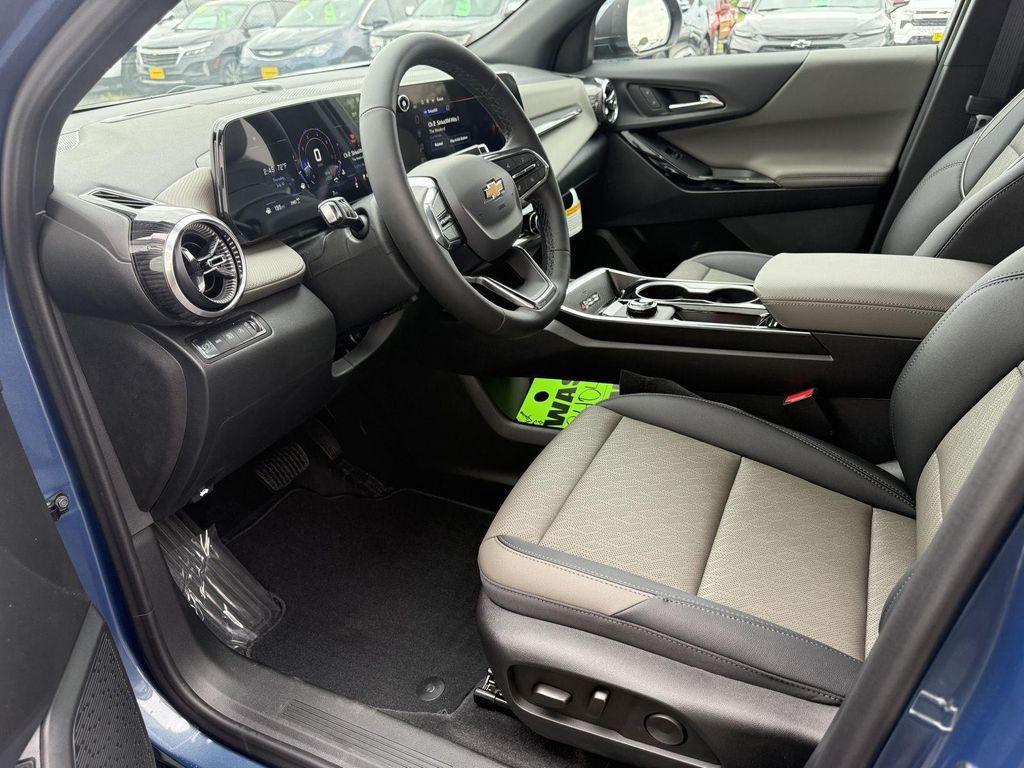 new 2026 Chevrolet Equinox car, priced at $34,045