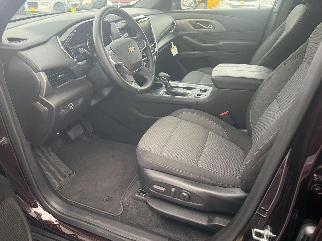 used 2023 Chevrolet Traverse car, priced at $33,869
