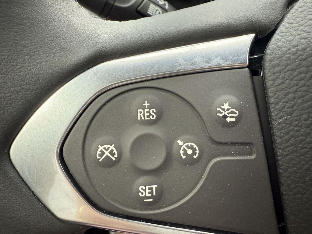 used 2023 Chevrolet Traverse car, priced at $33,869