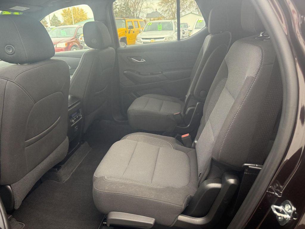 used 2023 Chevrolet Traverse car, priced at $33,869