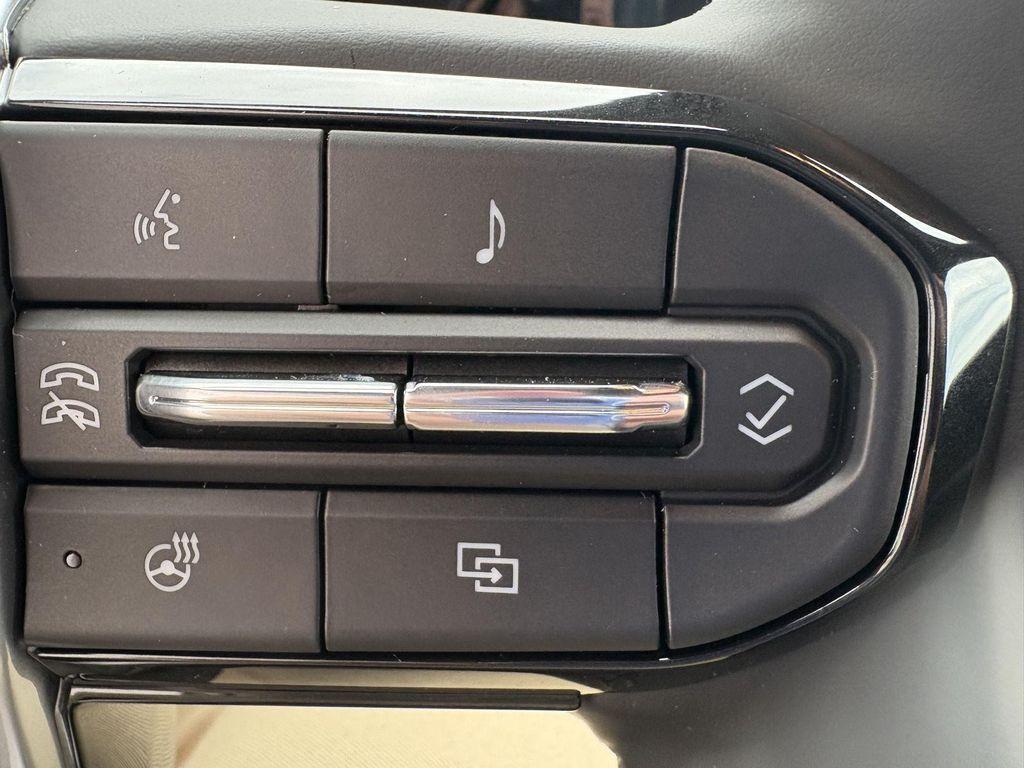 new 2025 Chevrolet Colorado car, priced at $46,515