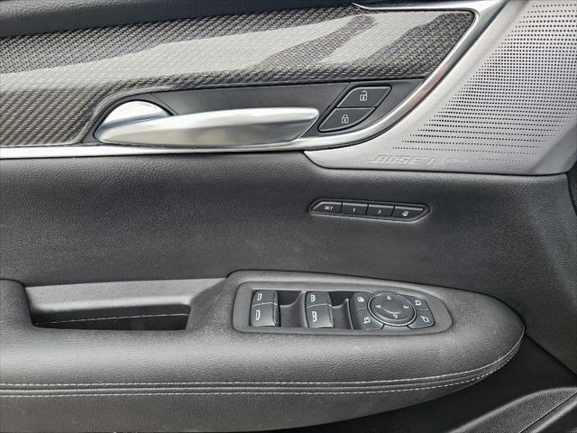 used 2021 Cadillac XT5 car, priced at $28,899