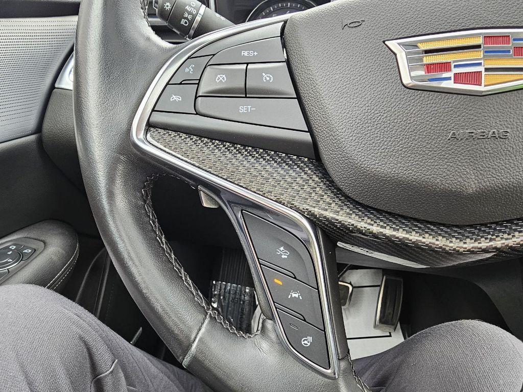 used 2021 Cadillac XT5 car, priced at $25,615