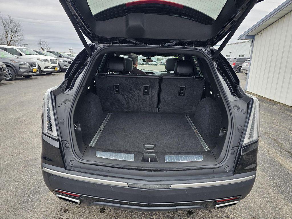 used 2021 Cadillac XT5 car, priced at $25,615