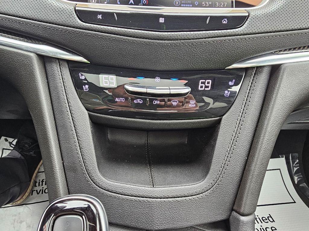 used 2021 Cadillac XT5 car, priced at $25,615
