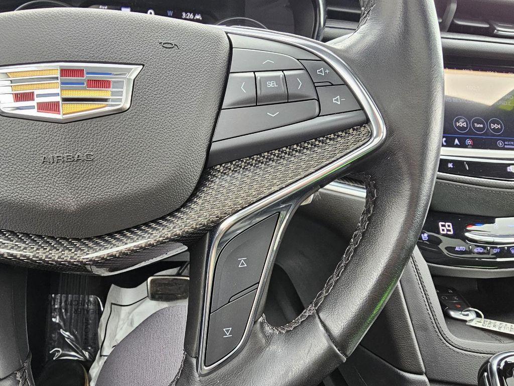 used 2021 Cadillac XT5 car, priced at $25,615