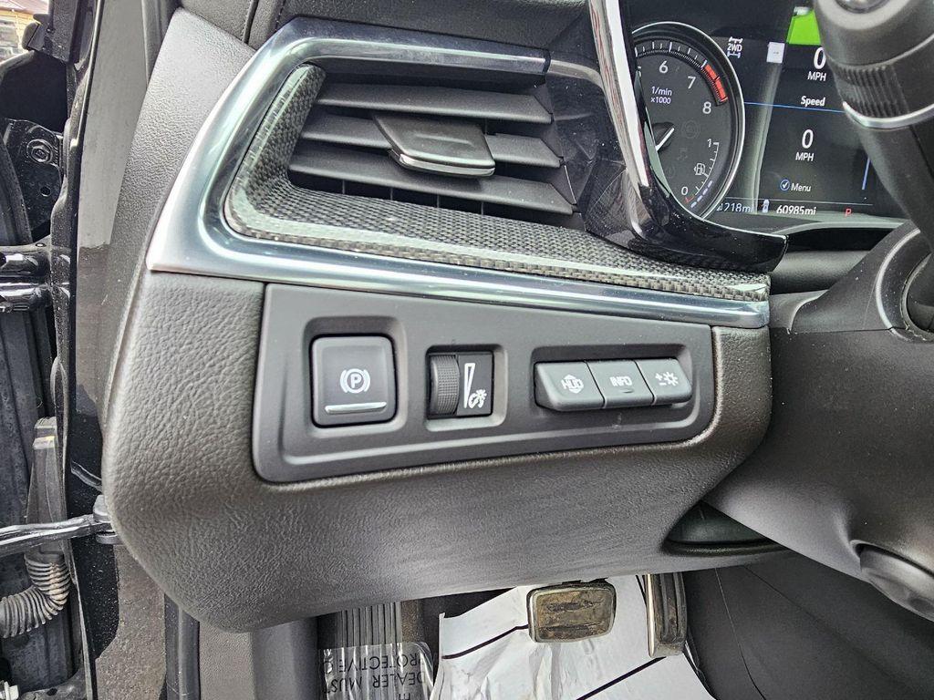 used 2021 Cadillac XT5 car, priced at $25,615