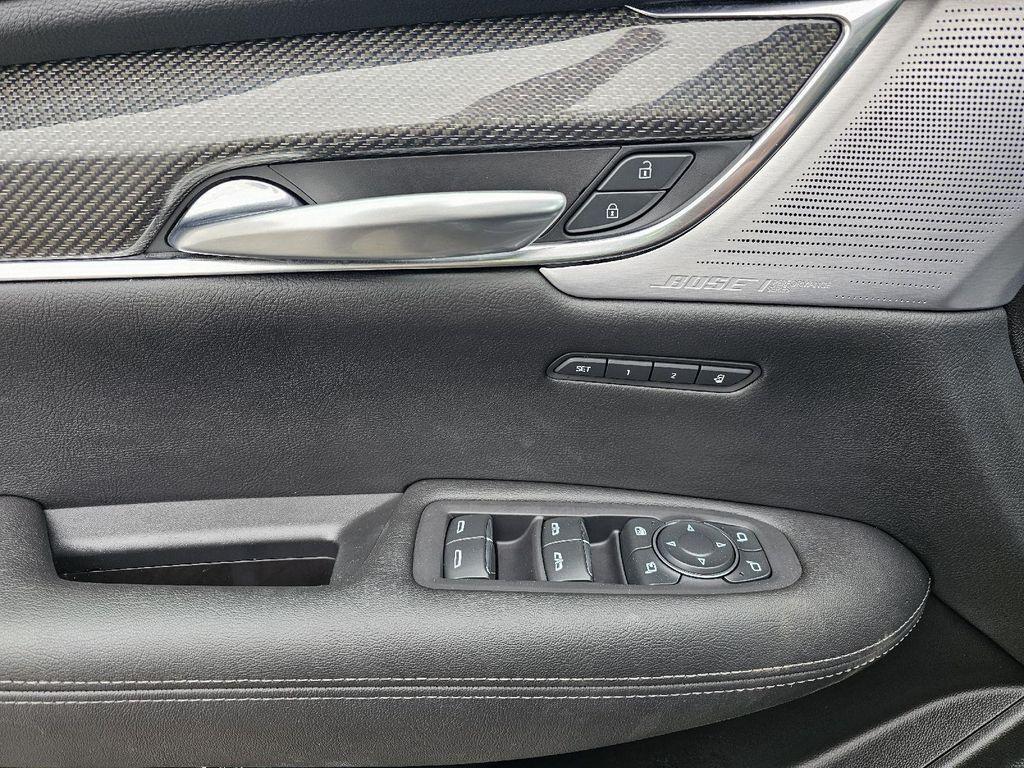 used 2021 Cadillac XT5 car, priced at $25,615