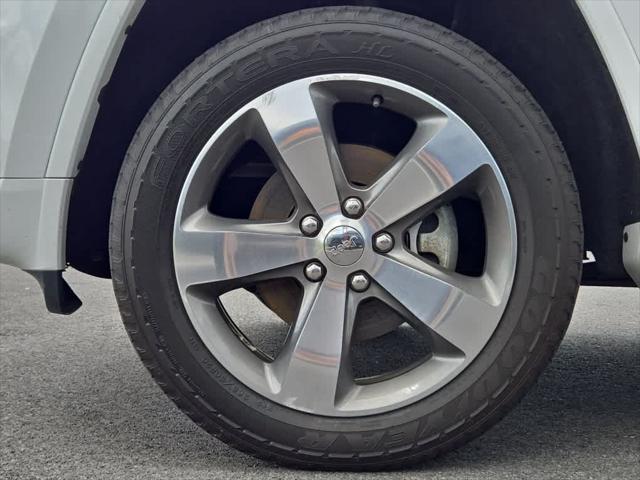 used 2015 Jeep Grand Cherokee car, priced at $13,832