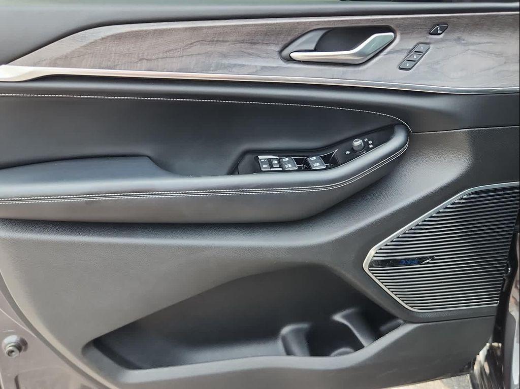 used 2022 Jeep Grand Cherokee car, priced at $29,994