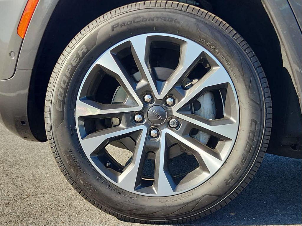 used 2022 Jeep Grand Cherokee car, priced at $29,994