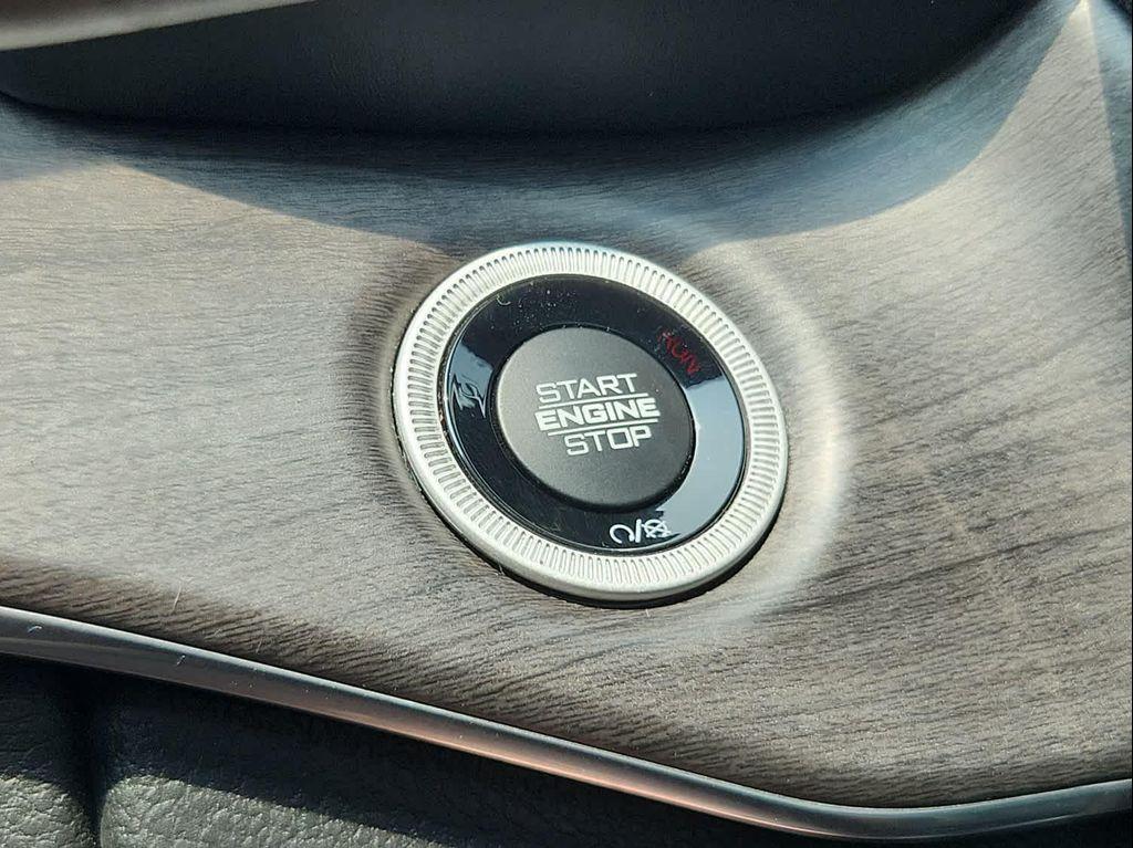 used 2022 Jeep Grand Cherokee car, priced at $29,994