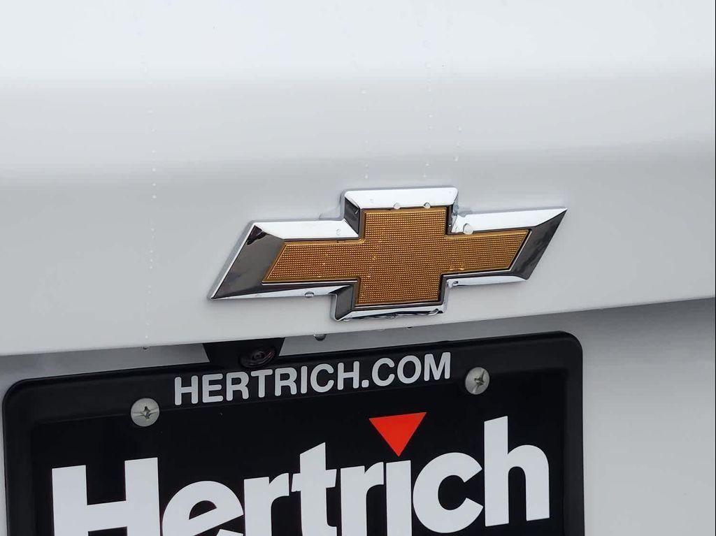 new 2026 Chevrolet Equinox car, priced at $31,585