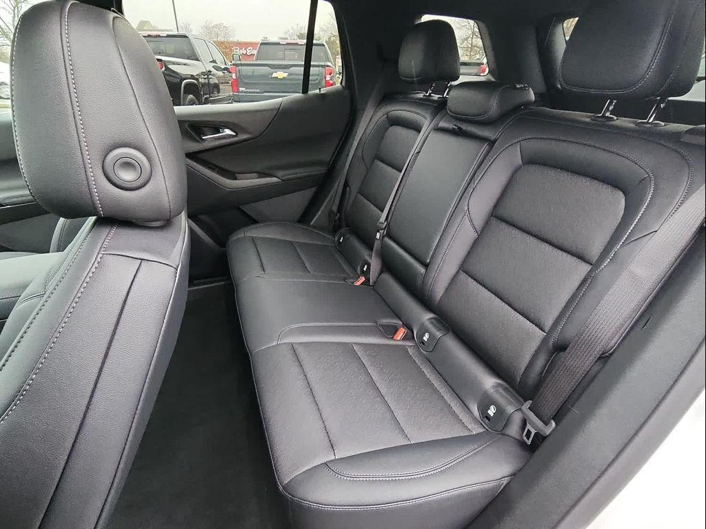 new 2026 Chevrolet Equinox car, priced at $31,585