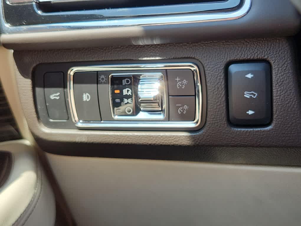 used 2022 Lincoln Navigator car, priced at $56,923