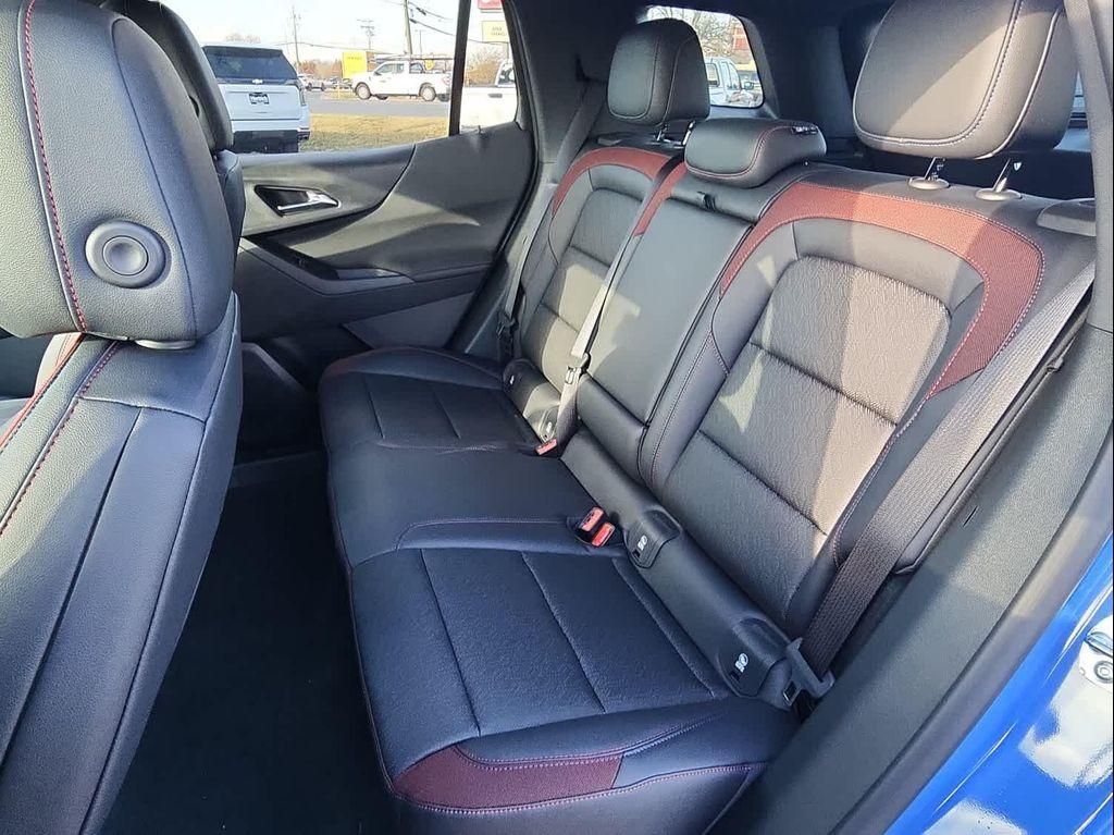 new 2026 Chevrolet Equinox car, priced at $32,395