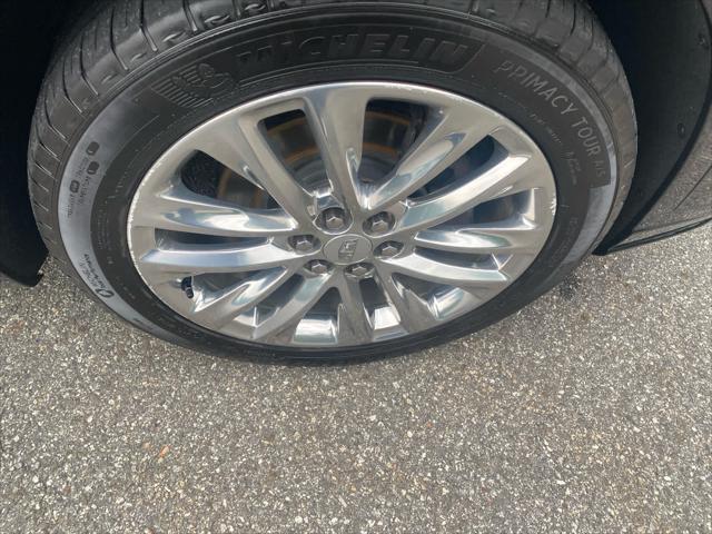 used 2023 Cadillac XT6 car, priced at $39,995