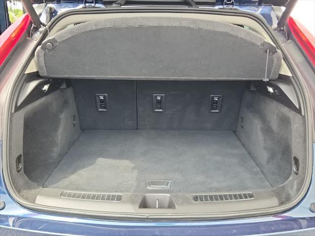 used 2022 Cadillac XT4 car, priced at $27,632