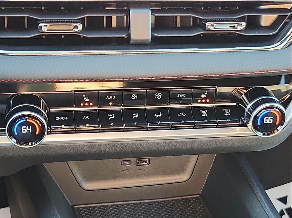 new 2026 Chevrolet Equinox car, priced at $34,890