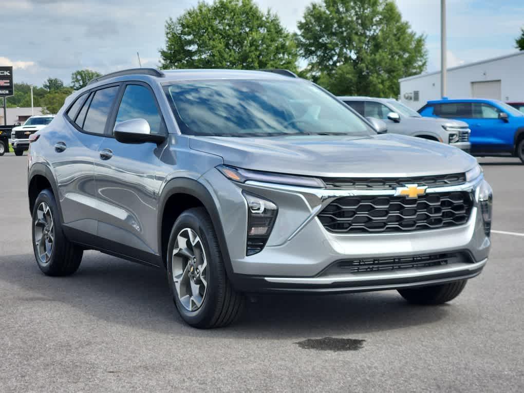 new 2025 Chevrolet Trax car, priced at $23,249