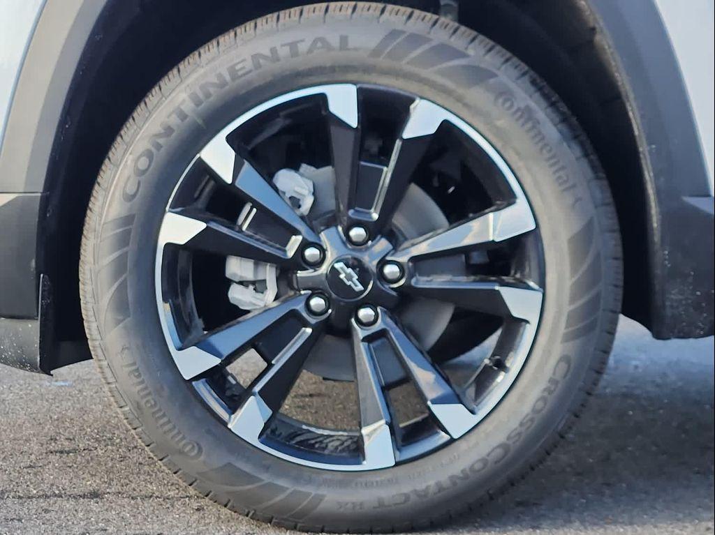 new 2026 Chevrolet Equinox car, priced at $35,390