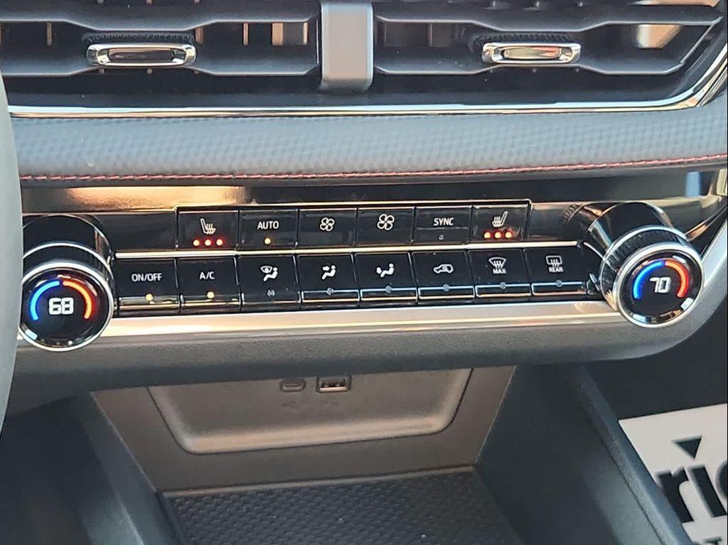 new 2026 Chevrolet Equinox car, priced at $35,390