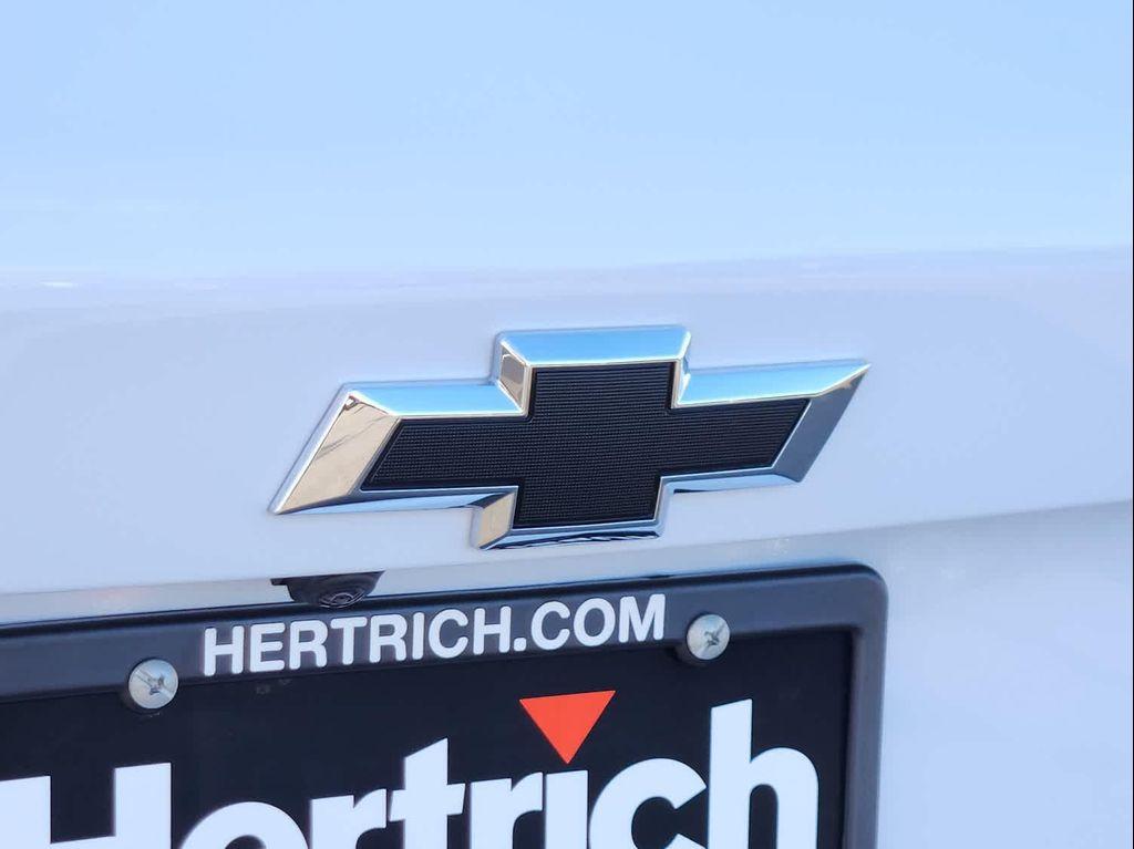 new 2026 Chevrolet Equinox car, priced at $35,390