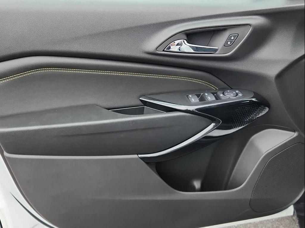 new 2025 Chevrolet Trax car, priced at $23,991