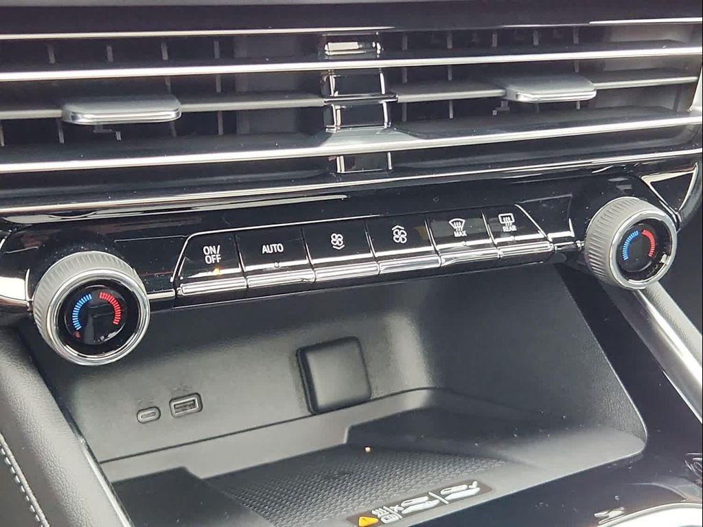 new 2026 Chevrolet Traverse car, priced at $51,290