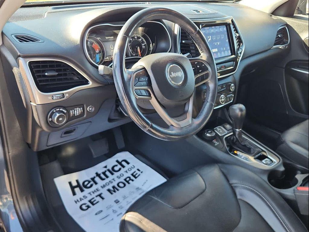 used 2020 Jeep Cherokee car, priced at $18,995