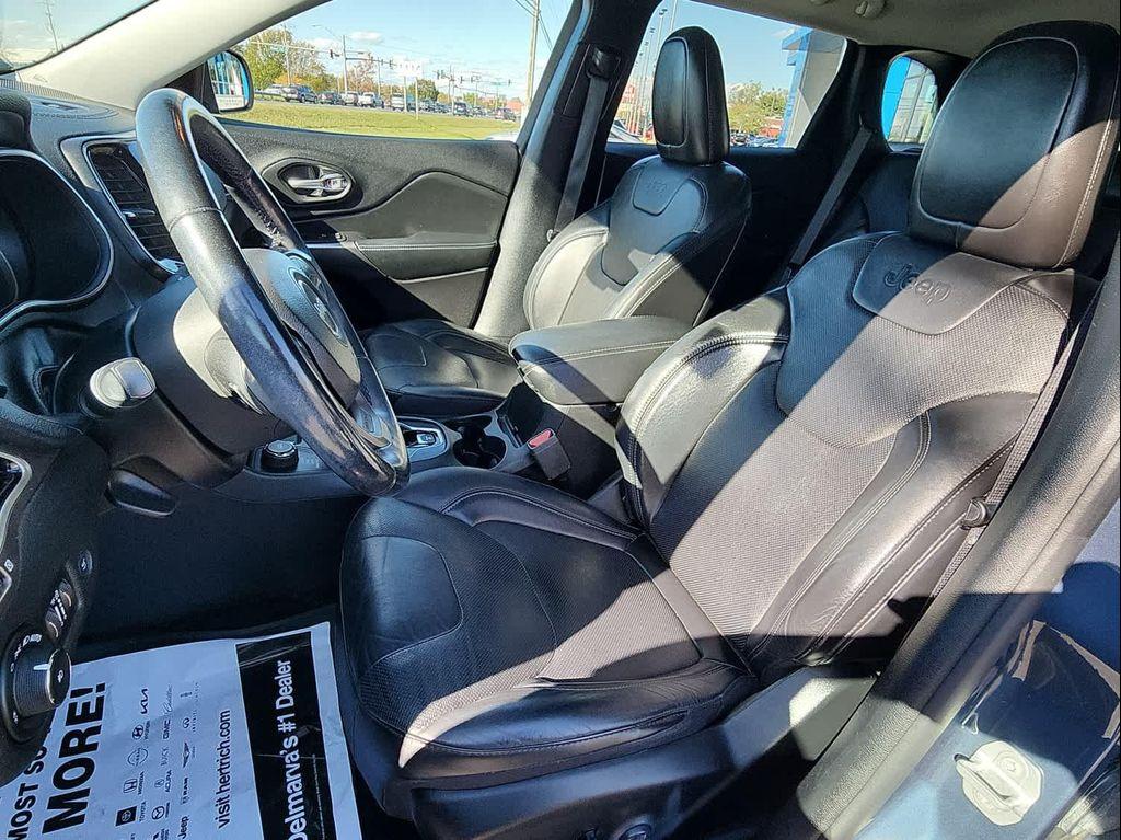 used 2020 Jeep Cherokee car, priced at $18,995