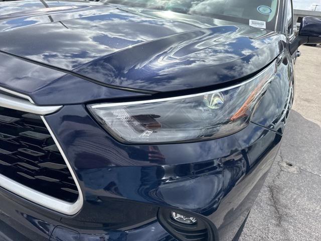 used 2024 Toyota Highlander car, priced at $34,988