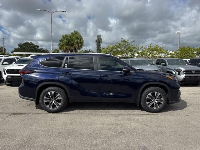 used 2024 Toyota Highlander car, priced at $34,988