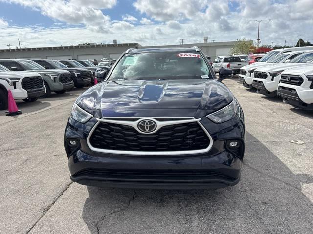 used 2024 Toyota Highlander car, priced at $34,988