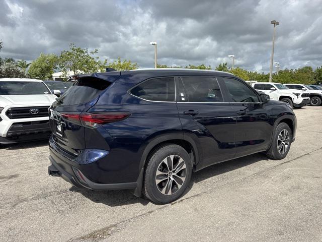 used 2024 Toyota Highlander car, priced at $34,988