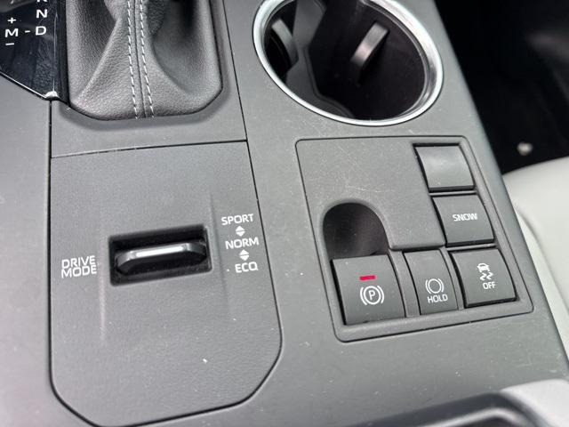 used 2024 Toyota Highlander car, priced at $34,988