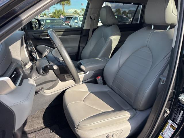 used 2023 Toyota Highlander car, priced at $28,988