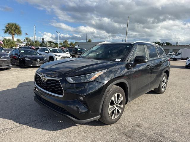 used 2023 Toyota Highlander car, priced at $28,988