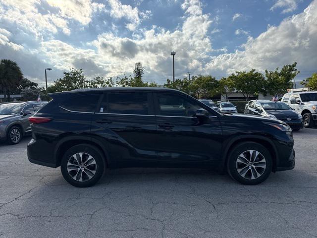used 2023 Toyota Highlander car, priced at $28,988