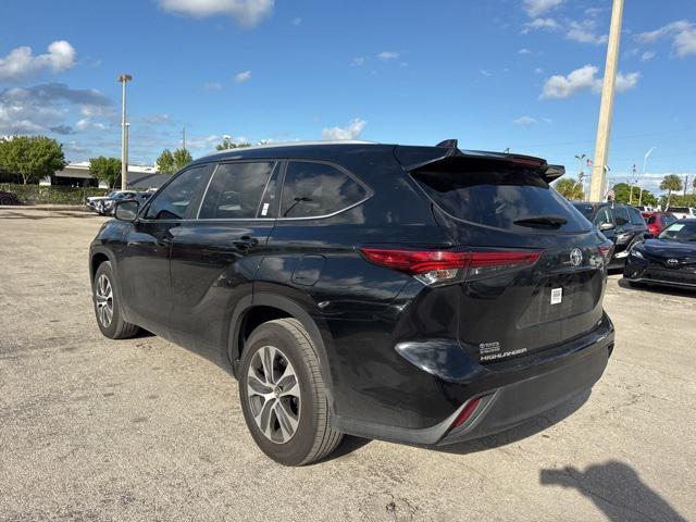 used 2023 Toyota Highlander car, priced at $28,988