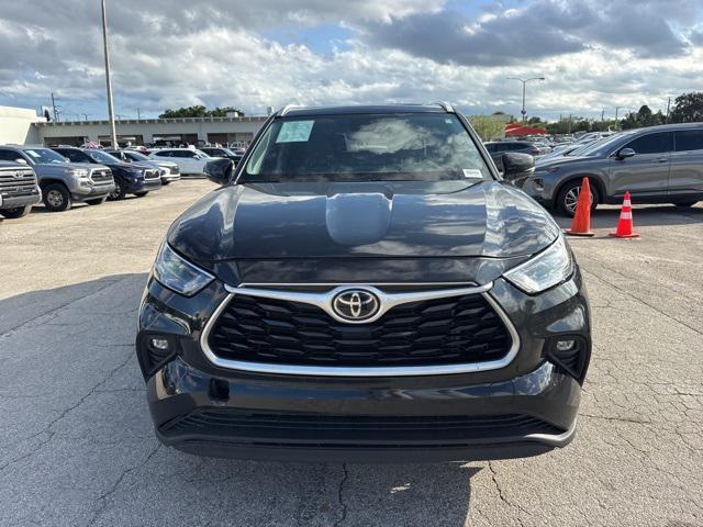 used 2023 Toyota Highlander car, priced at $28,988