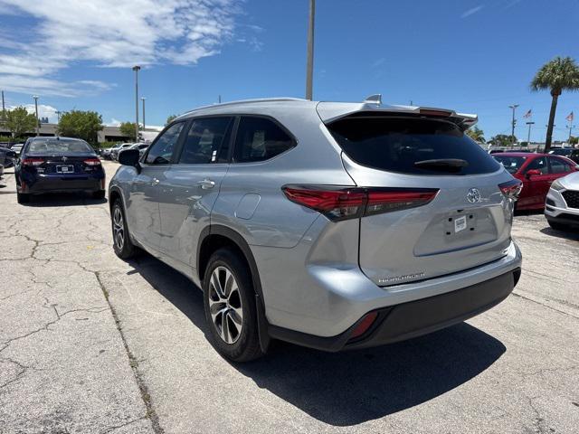 used 2023 Toyota Highlander car, priced at $36,988