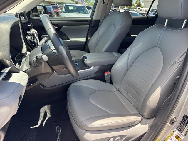 used 2023 Toyota Highlander car, priced at $36,988