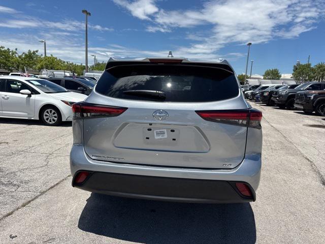 used 2023 Toyota Highlander car, priced at $36,988