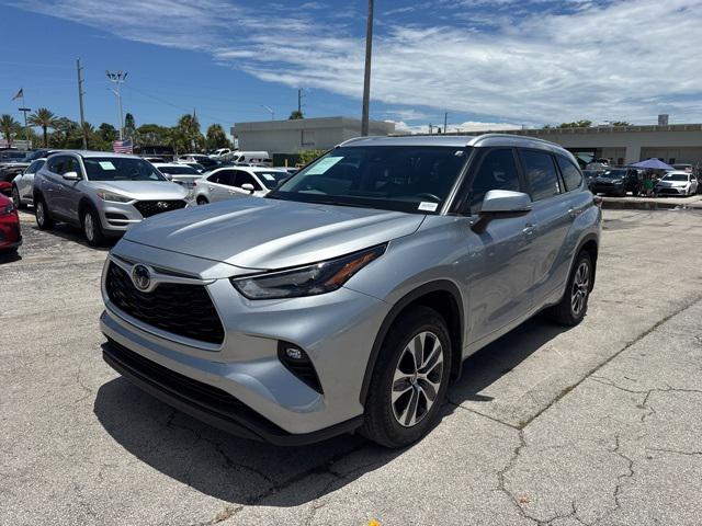 used 2023 Toyota Highlander car, priced at $36,988