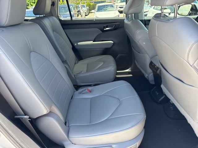 used 2023 Toyota Highlander car, priced at $36,988