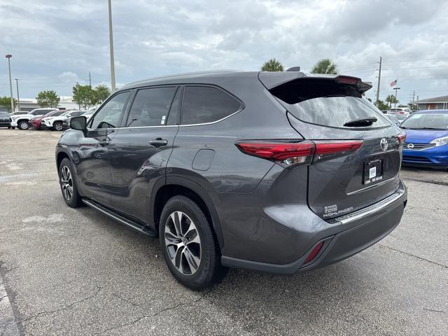 used 2022 Toyota Highlander car, priced at $34,988
