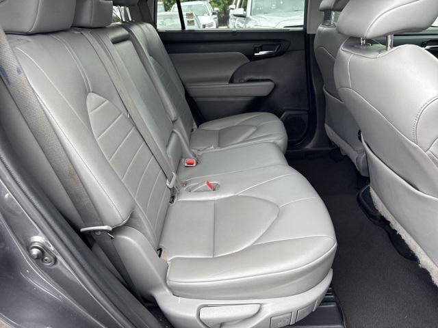 used 2022 Toyota Highlander car, priced at $34,988