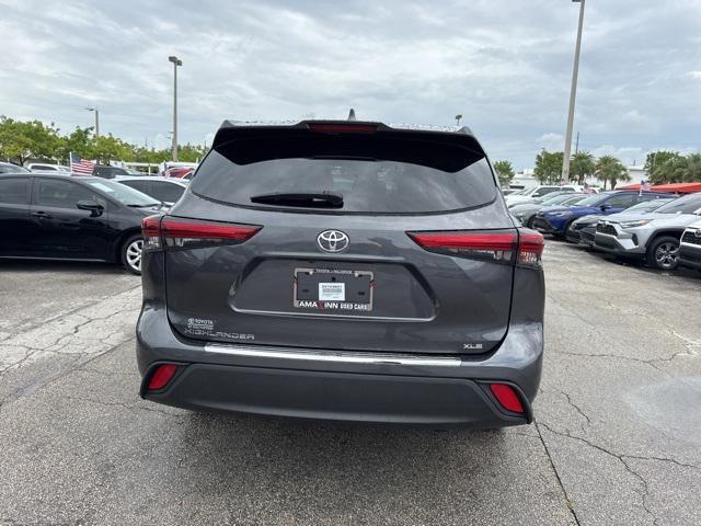 used 2022 Toyota Highlander car, priced at $34,988
