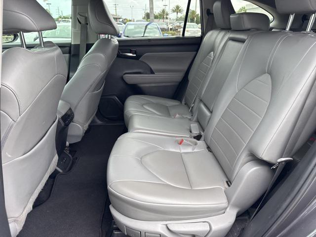 used 2022 Toyota Highlander car, priced at $34,988